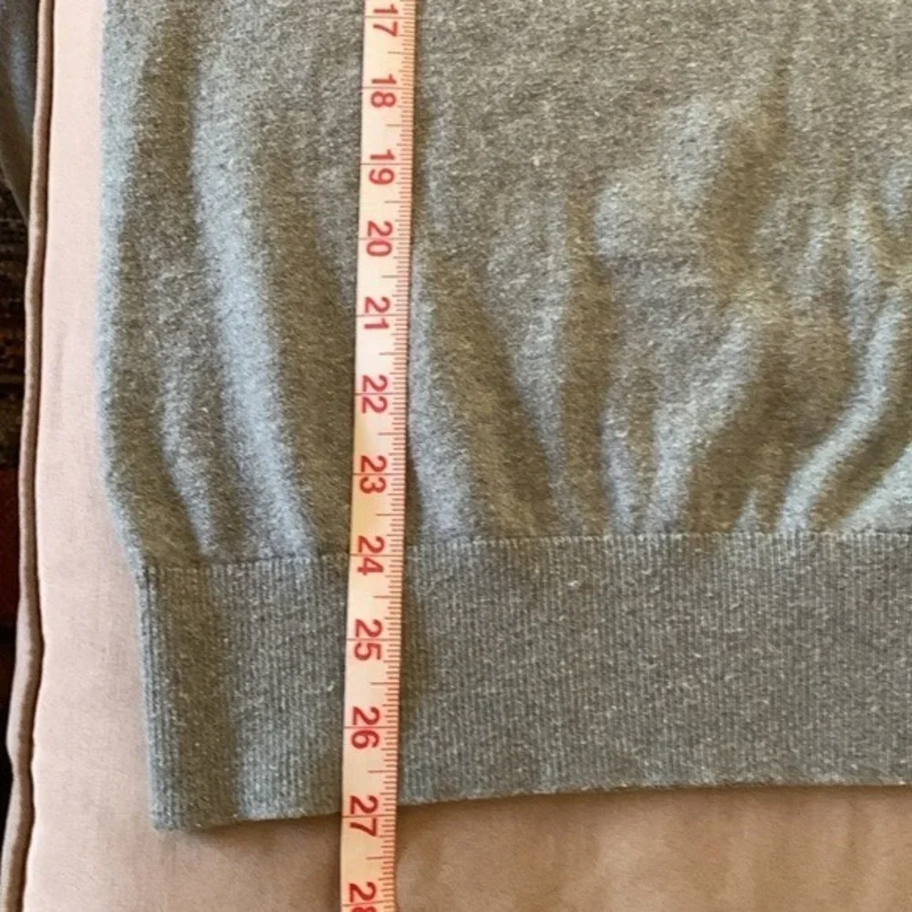 *2/$38*.BANANA REPUBLIC. GREY/NAVY. Cashmere/Cotton Blend Men's sweaters Size M‎